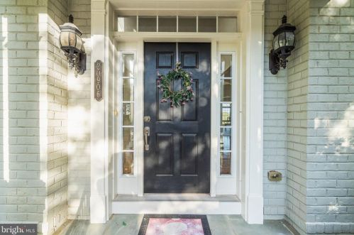 20906 Mcintosh Pl, Leesburg VA  20175-6372 exterior