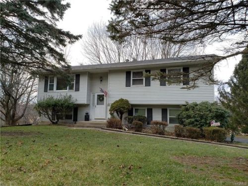 8 Dussenbury Dr, Florida, NY 10921-1405