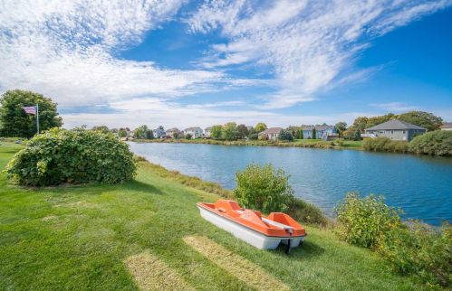 263 Stonefield Dr, Lake Mills WI  53551-1963 exterior