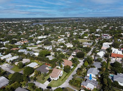 433 Aylesbury Rd, Delray Beach, FL 33444-3931