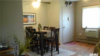 23 Richmond Blvd, Hauppauge NY 11779-3464 exterior