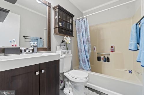 4303 Lakeview Pkwy, Locust Grove VA  22508-5515 exterior