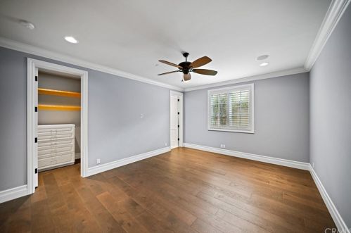 920 Kings Rd, Newport Beach CA  92663-5718 exterior