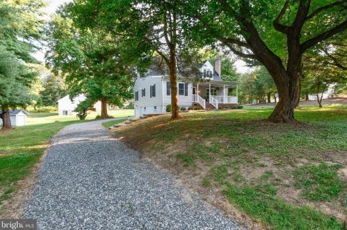 241 Forest Lane Rd, Fredericksburg VA  22405-3182 exterior