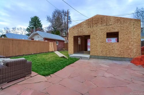 580 Corona St, Denver CO 80218-3940 exterior