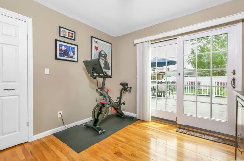 56 Haverford Rd, Hicksville NY  11801-3431 exterior