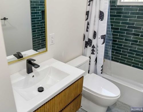 6 Stag Hill Rd, Mahwah NJ  07430-1034 exterior