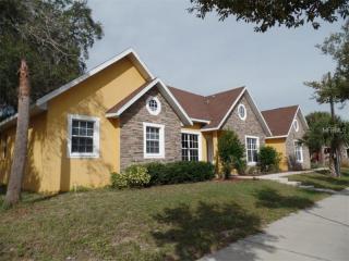 402 5th Ave, Largo, FL 33771-2124