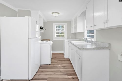 203 Augusta St, Cayce-West Columbia SC  29169-7615 exterior