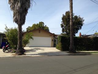 6340 Cascade St, San Diego CA  92122-2421 exterior