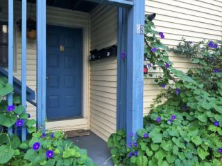 63 North Ave, Burlington, VT 05401-5220