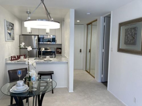 6221 Shelter Creek Ln, San Bruno, CA 94066-3869
