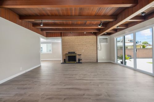 8919 Santa Fe Springs Rd, Whittier, CA 90606-2822