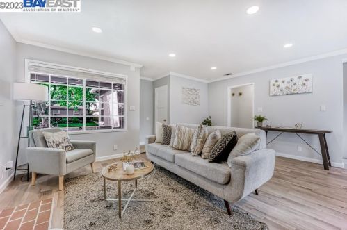 646 Paseo Del Rio, San Lorenzo CA  94580-1512 exterior