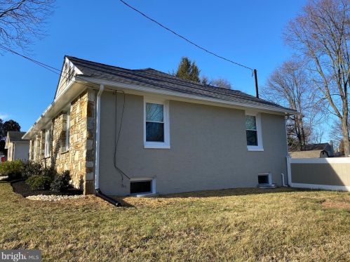 1363 Glen Echo Dr, Huntingdon Valley, PA 19006-1309