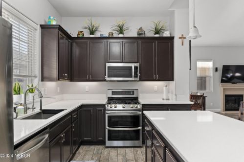 1632 Chianti Ln, Santa Maria CA  93458-6325 exterior