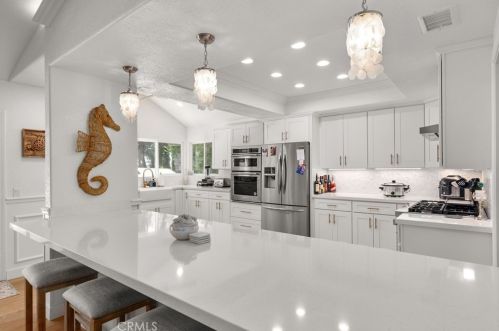 360 Paxton Ct, Upland CA 91784-1373 exterior