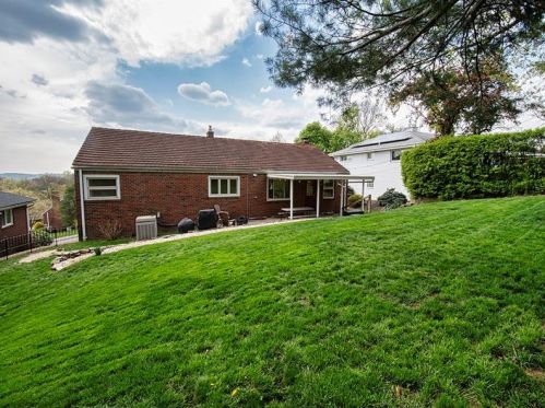 1191 Arrowood Dr, Pittsburgh PA  15243-1801 exterior