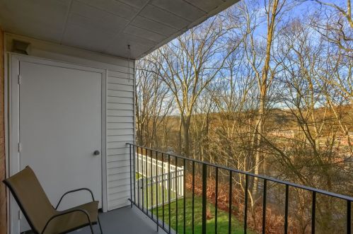 501 Camelot Dr, Pittsburgh PA  15237-4977 exterior