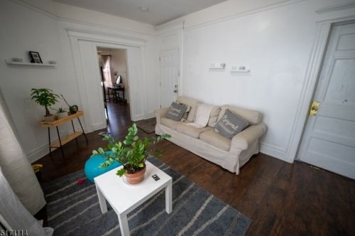 44 Chadwick Ave, Newark NJ 07108-1529 exterior