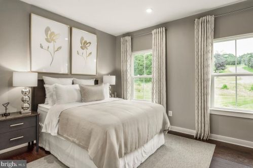 42 Winifred Dr, Hanover PA  17331 exterior