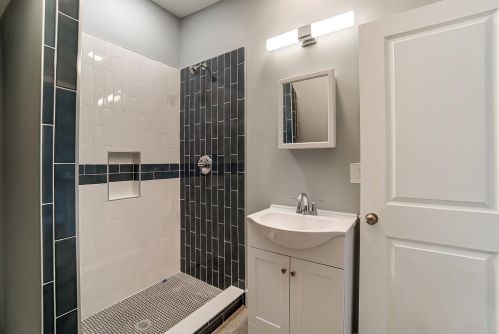 1822 Clarion Ave, Cincinnati OH  45207-1204 exterior