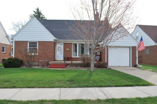 521 Hampton St, Fairmont, MN 56031-3835