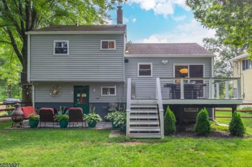 36 Riverside Dr, Parsippany NJ  07834-2133 exterior