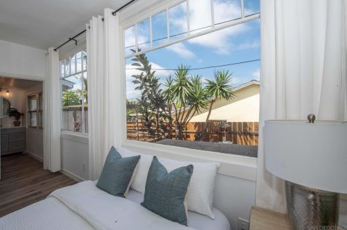 1704 Ebers St, San Diego CA  92107-3504 exterior