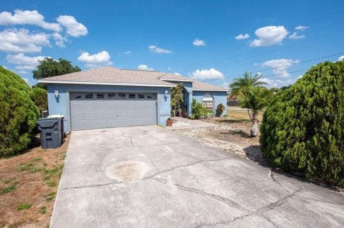 601 Bobcat Ln, Kissimmee, FL 34759-4301