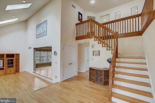 1 Pheasant Dr, Trenton, NJ 08648-5547