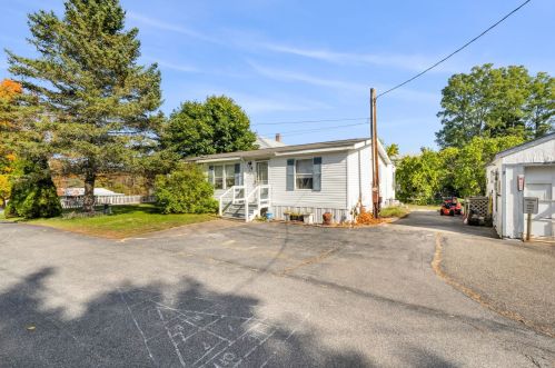 451 New Zealand Rd, Seabrook NH 03874-4113 exterior