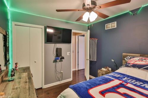 2440 Gillian Ln, Easton PA  18040-5819 exterior