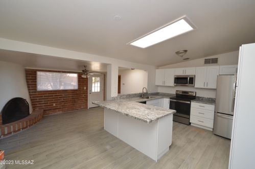 7118 Elbow Bay Dr, Tucson AZ  85710-1322 exterior