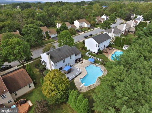 33 Ironwood Dr, Collegeville, PA 19426-3911