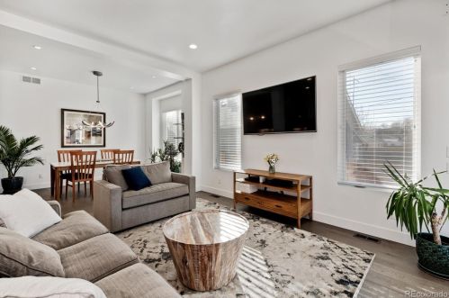 2875 Logan St, Englewood CO 80113-1636 exterior