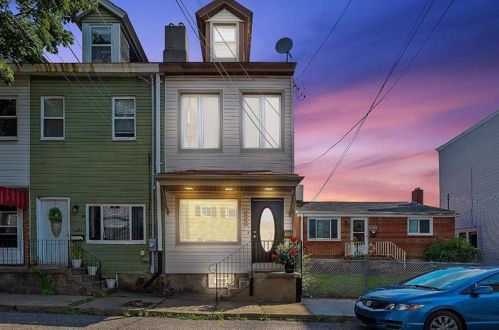 4783 Yew St, Pittsburgh, PA 15224-2130