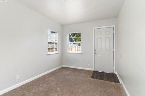 1122 89th Ave, Oakland CA  94621-1120 exterior