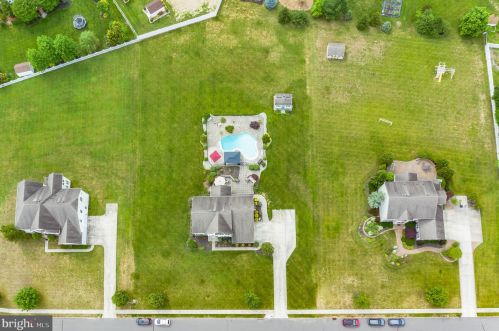 26 Kristen Ln, West Deptford NJ  08051-1672 exterior