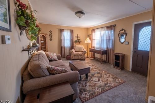 129 15th Ave, Manville NJ  08835-1609 exterior