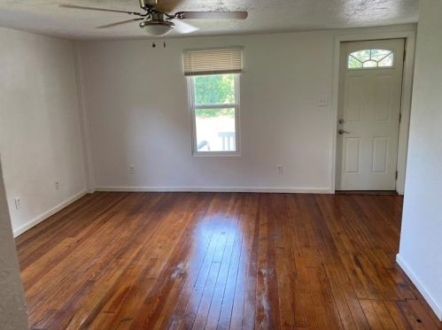 1081 Broughton St, Pittsburgh, PA 15236-1131