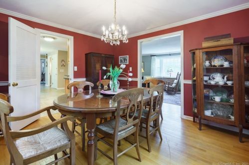 61 Carriage Dr, Waterbury CT  06708-3309 exterior