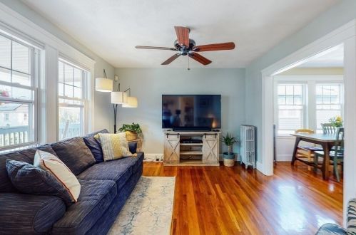 32 Fuller St, Everett MA  02149-4213 exterior