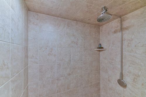 3281 68, Milwaukee WI 53213-3930 exterior