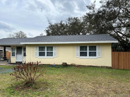 180 Dogwood Ave, Orange City, FL 32763-7306