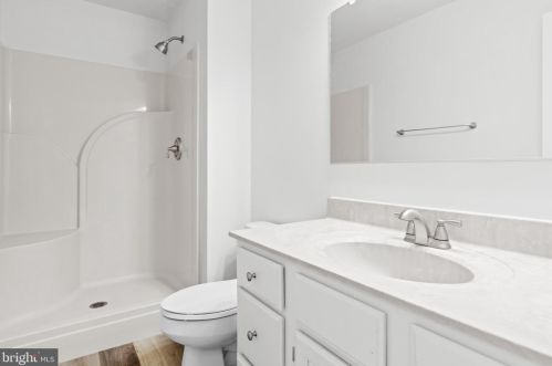 53 Bob White Dr, Harpers Ferry WV  25425-5810 exterior