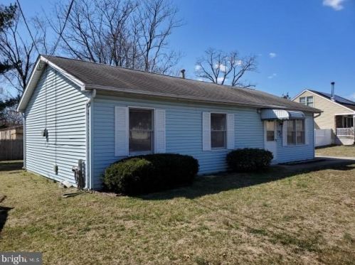 1807 Jackson St, Riverton, NJ 08077-2820