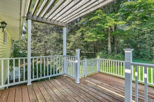 3 Alvin Ct, Poughkeepsie NY  12603-6126 exterior