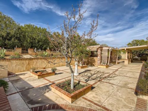 27509 Boston Dr, Menifee CA  92586-2105 exterior