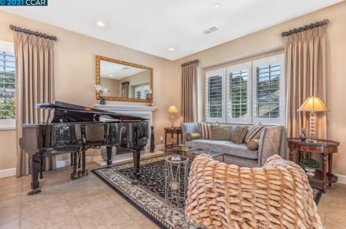 1033 Hawkshead Cir, San Ramon CA 94583-6004 exterior